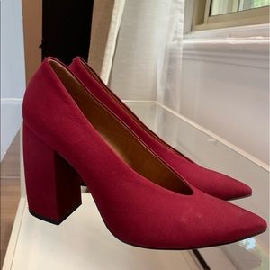 🟥SOLD🟥 🥂✨ L'intervalle - Red Point Toe Suede Block Heels